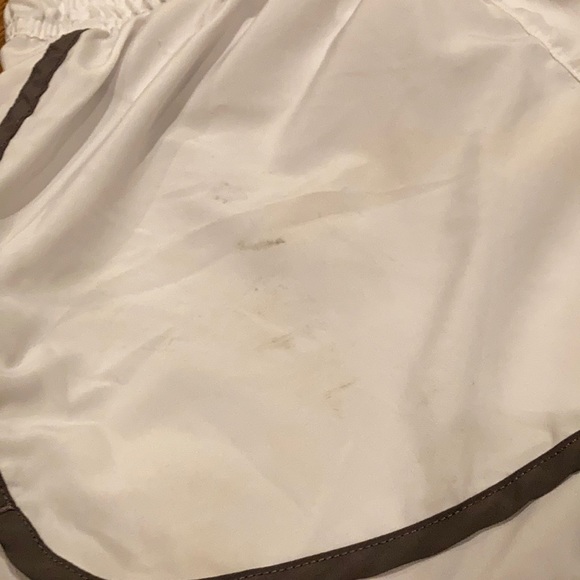 Brooks run shorts - Picture 5 of 5